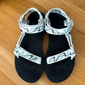 Women’s Teva Original Universal Sandal!